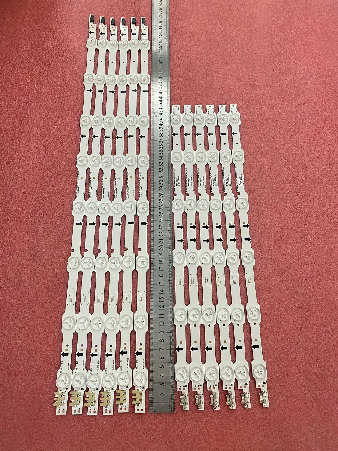 5 комплектов = 60 шт. светодиодная полоса подсветки для Samsung UE50HU6900 UE50HU7000 BN96-32179A 32178A 2014SVS_UHD_50 DUGE-500DCA-R3 500DCB-R3
5 комплектов = 60 шт. светодиодная полоса подсветки для Samsung UE50HU6900 UE50HU7000 BN96-32179A 32178A 2014SVS_UHD_50 DUGE-500DCA-R3 500DCB-R3