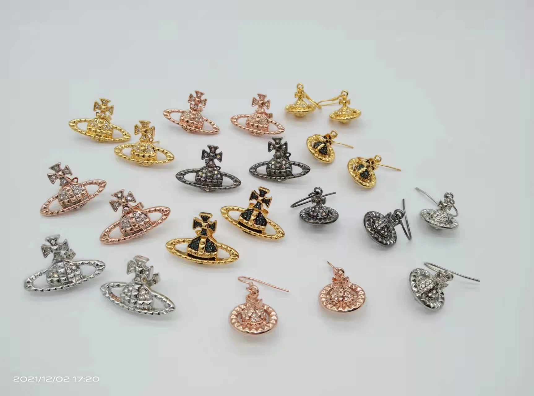 Серьги 2021 Тренд Little Saturn Rivet Small Collection Punk Affordable Luxury Fashion Accessories Luxury Charm Jewelry wholesale
Серьги 2021 Тренд Little Saturn Rivet Small Collection Punk Affordable Luxury Fashion Accessories Luxury Charm Jewelry wholesale