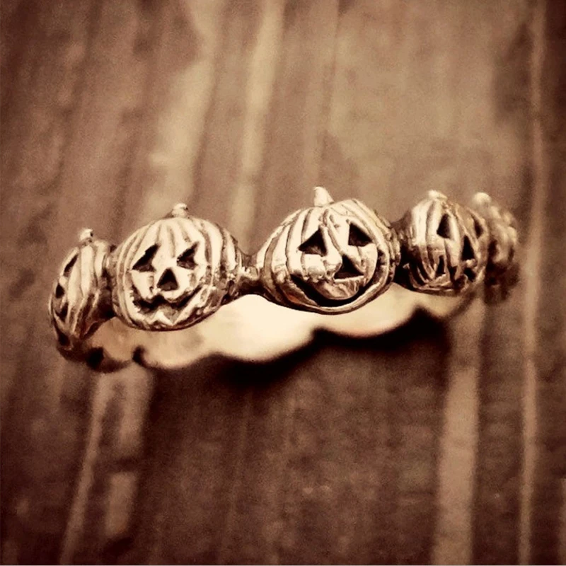 Halloween Fashion Punk Retro Pumpkin Head Ring Men's And Women's Party Accessories
Halloween Fashion Punk Retro Pumpkin Head Ring Men's And Women's Party Accessories