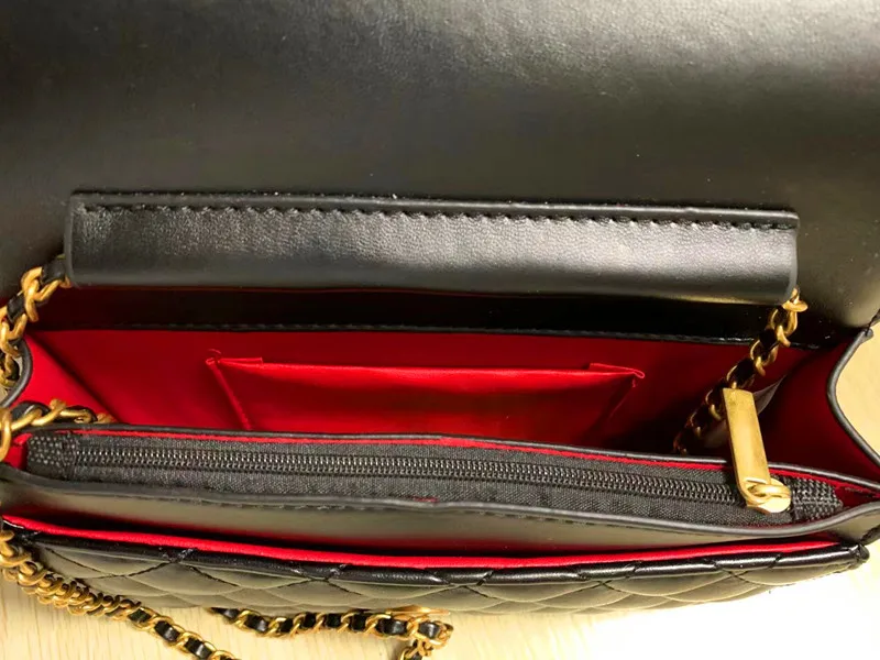 Autumn 2020 new fashion small fragrant style caviar bag Lingge chain single shoulder slant across small bag women's fashion bag
Autumn 2020 new fashion small fragrant style caviar bag Lingge chain single shoulder slant across small bag women's fashion bag