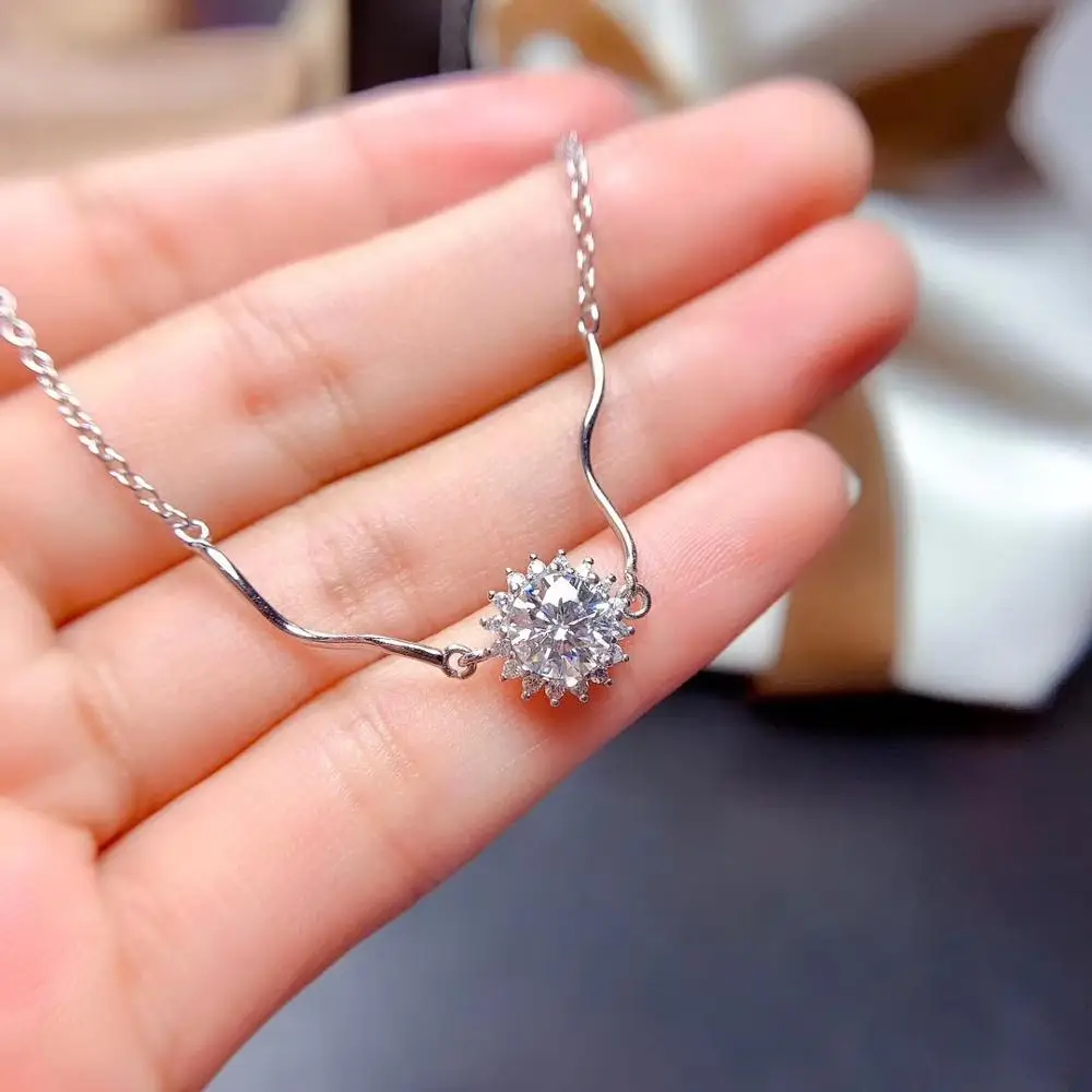 MeiBaPJ 1 Carat Real Moissanite Diamond Bracelet 925 Sterling Silver White Stone Bangle for Women Fine Wedding Jewelry
MeiBaPJ 1 Carat Real Moissanite Diamond Bracelet 925 Sterling Silver White Stone Bangle for Women Fine Wedding Jewelry