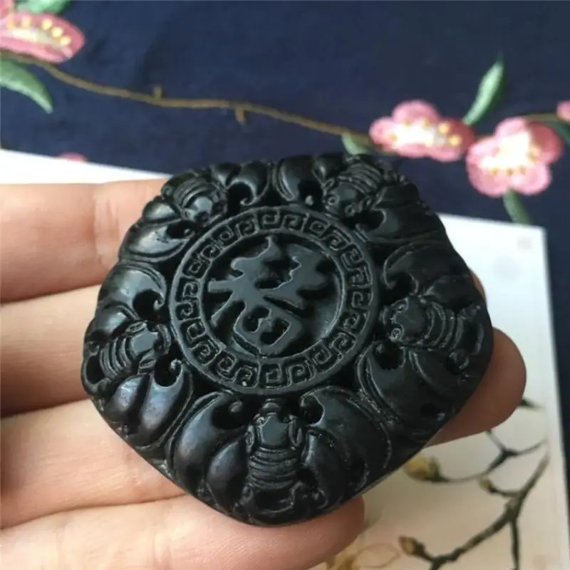 Xinjiang Natural Jade Stone Black Jade Carving Blessing Character Bat Pendant Mascot Collection Jewelry Decoration Home Gift
Xinjiang Natural Jade Stone Black Jade Carving Blessing Character Bat Pendant Mascot Collection Jewelry Decoration Home Gift
