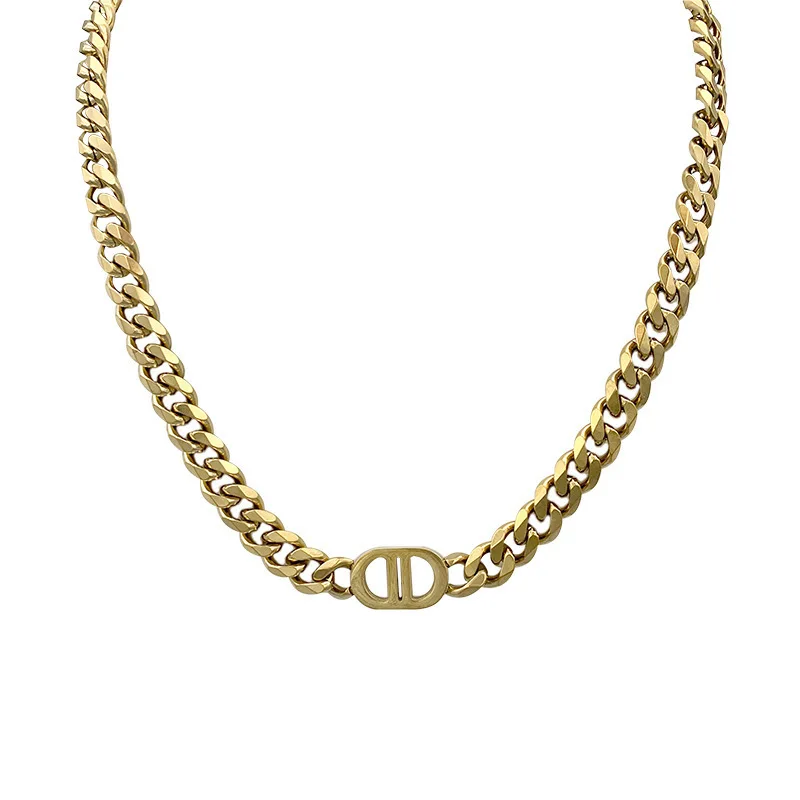 European and American hot - selling simple fashion web celebrity hip-hop gold thick chain double D titanium steel necklace
European and American hot - selling simple fashion web celebrity hip-hop gold thick chain double D titanium steel necklace