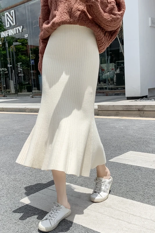 BornSra 2020 Autumn Winter High Waist Slim-Fit Knitted Fishtail Hip Ruffled Skirt
BornSra 2020 Autumn Winter High Waist Slim-Fit Knitted Fishtail Hip Ruffled Skirt