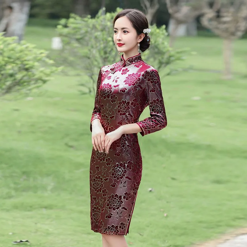 Woman Cheongsam Pencil Dress Long Sleeve Mandarin Collar Sexy Chinese Style Side Split Handmade Button Velvet Printing Dresses
Woman Cheongsam Pencil Dress Long Sleeve Mandarin Collar Sexy Chinese Style Side Split Handmade Button Velvet Printing Dresses