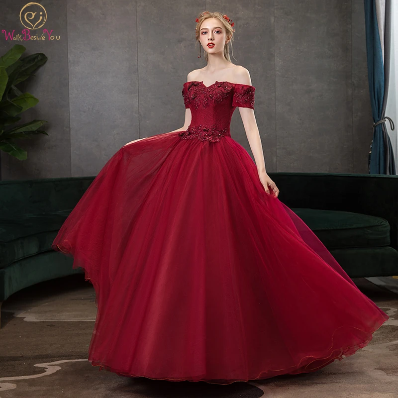 Burgundy Quinceanera Dresses 2022 Puffy Ball Gown Off Shoulder Short Sleeve Sweetheart Lace Bead Crystal Tulle Sweet 15 Party
Burgundy Quinceanera Dresses 2022 Puffy Ball Gown Off Shoulder Short Sleeve Sweetheart Lace Bead Crystal Tulle Sweet 15 Party