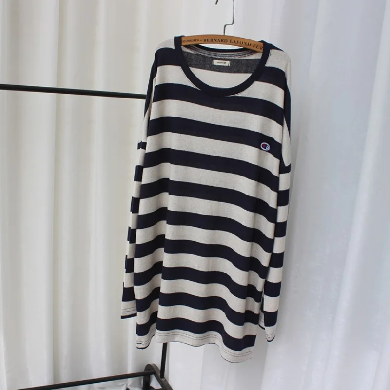 Wide stripe female long sleeve t - shirt autumn winter outfit Europe and the United States loose large size long round collar
Wide stripe female long sleeve t - shirt autumn winter outfit Europe and the United States loose large size long round collar