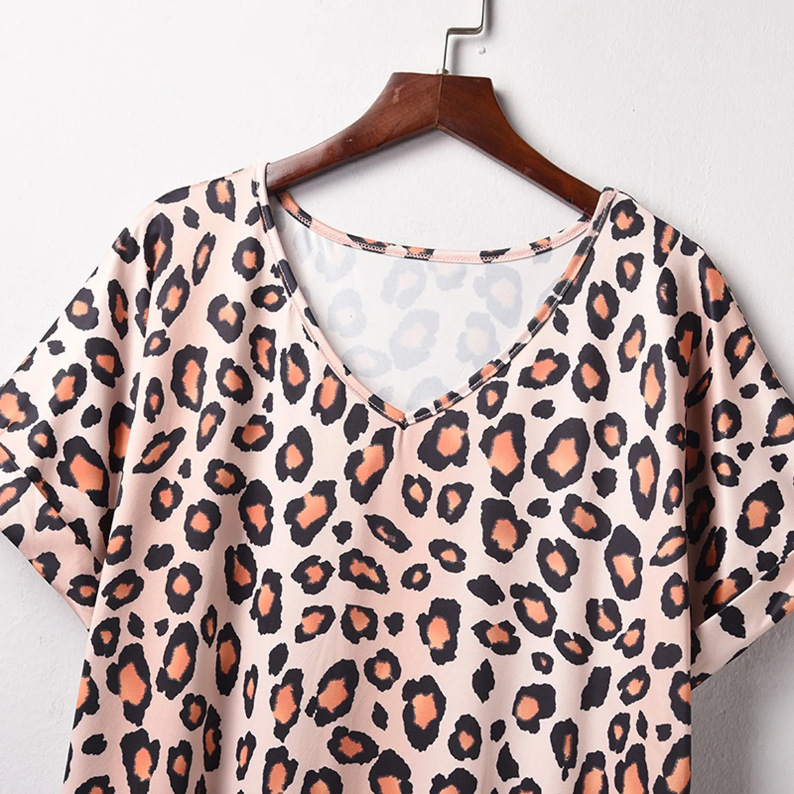 new Summer Chiffon Dress Women Leopard Print Boho Beach Dresses Casual Ruffle Long Sleeve A-line Mini Party Dress Vestidos
new Summer Chiffon Dress Women Leopard Print Boho Beach Dresses Casual Ruffle Long Sleeve A-line Mini Party Dress Vestidos