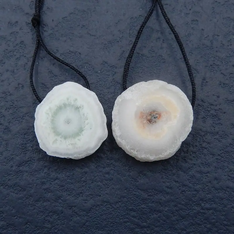 2Pcs Drusy Natural Stone Geode Quartz Necklace Pendant Beads 19x7mm 8g 
2Pcs Drusy Natural Stone Geode Quartz Necklace Pendant Beads 19x7mm 8g