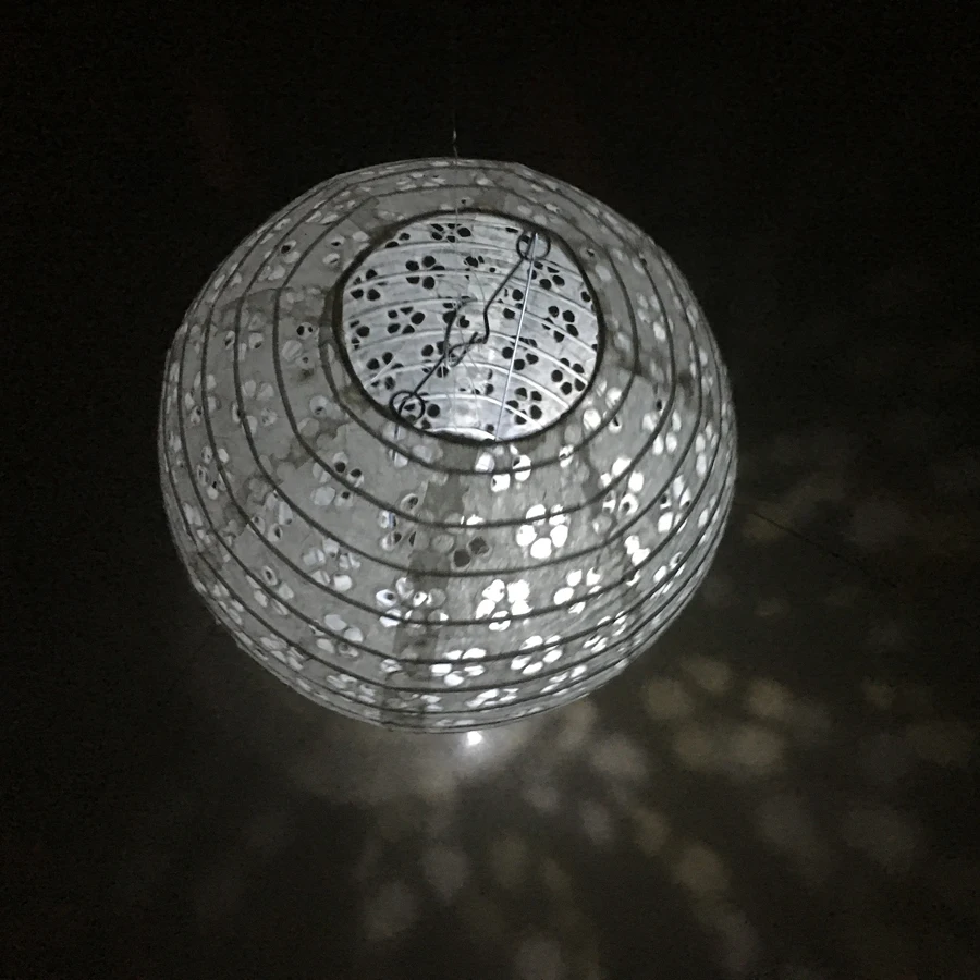 10pcs/lot 8"/20cm 12"30cm White Round Chinese Japanese Paper Lantern Ball Wedding Birthday Party Hanging Decoration Centerpieces
10pcs/lot 8"/20cm 12"30cm White Round Chinese Japanese Paper Lantern Ball Wedding Birthday Party Hanging Decoration Centerpieces
