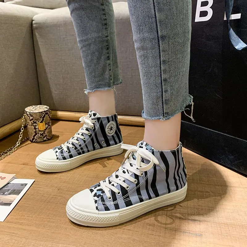 High-quality classic women's canvas shoes 2021 new spring high-top flat shoes women's vulcanized shoes women's casual shoes
High-quality classic women's canvas shoes 2021 new spring high-top flat shoes women's vulcanized shoes women's casual shoes
