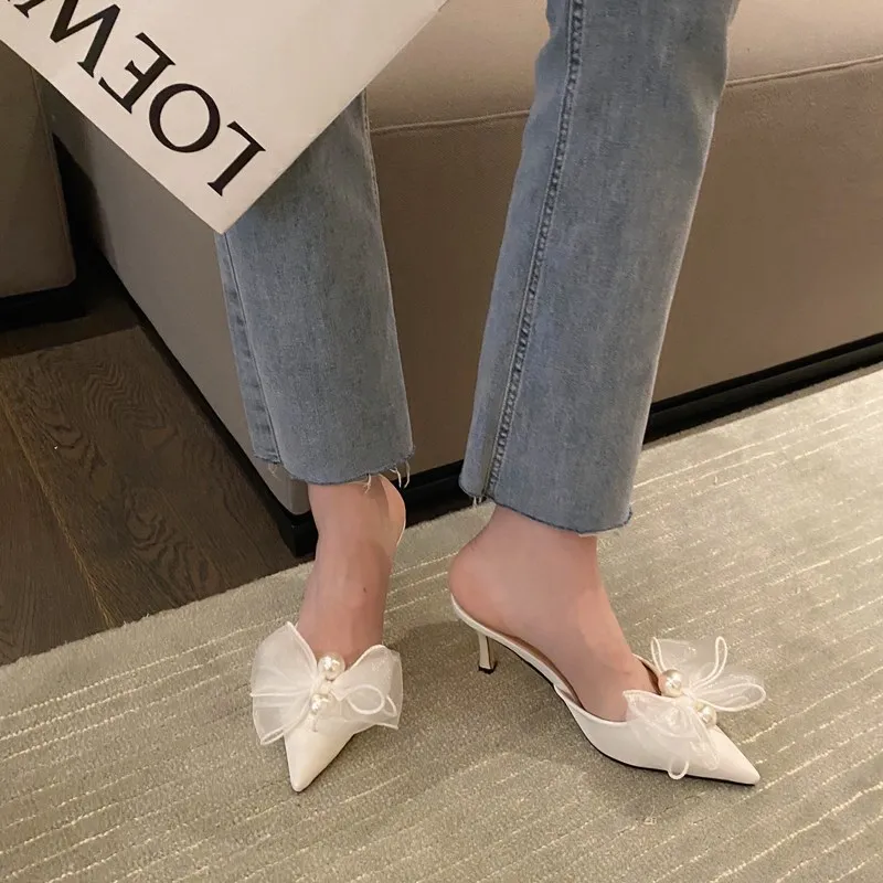 GSQHY 2021 Spring Flock Pointed Toe Pumps Lace Butterfly-Knot Bling Shallow Sweet Mules Solid Slip-On Zapatos De Mujer Party 
GSQHY 2021 Spring Flock Pointed Toe Pumps Lace Butterfly-Knot Bling Shallow Sweet Mules Solid Slip-On Zapatos De Mujer Party