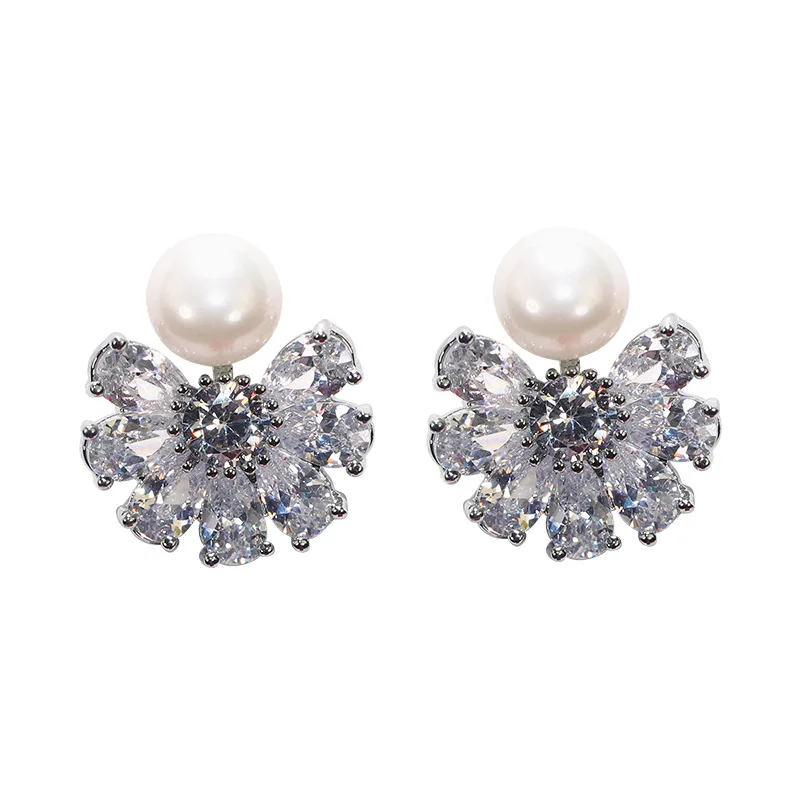 Korea AAAA Zircon Snow Pearl Hypoallergenic 925 Silver Personalized Fashion Lady Earrings Bridal Jewelry Attend Cocktail Party
Korea AAAA Zircon Snow Pearl Hypoallergenic 925 Silver Personalized Fashion Lady Earrings Bridal Jewelry Attend Cocktail Party