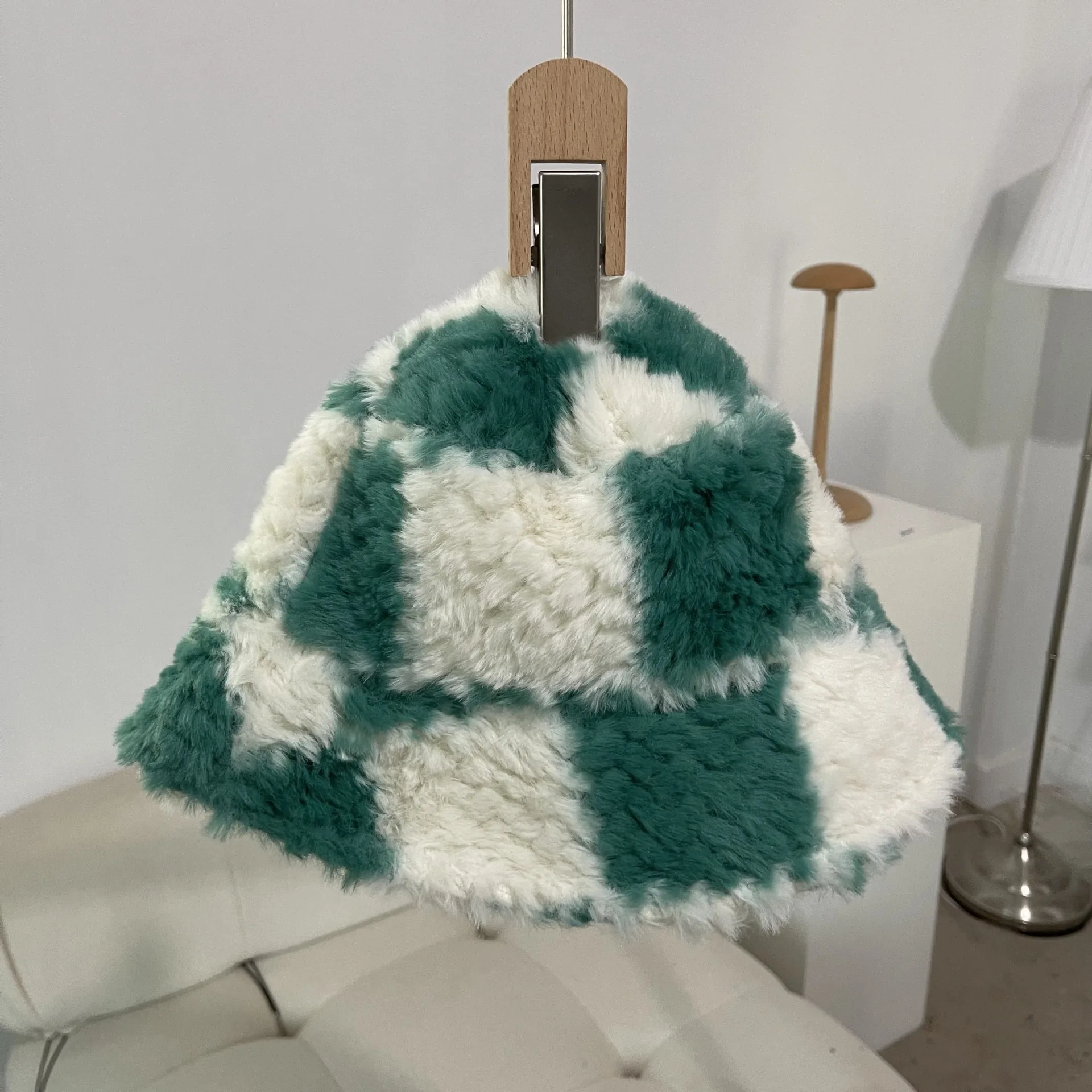 Women' Hat Korean Autumn and Winter Large Lattice Basin Hat Plush Bucket Hat Fashion Ins Checkerboard Fisherman Cap
Women' Hat Korean Autumn and Winter Large Lattice Basin Hat Plush Bucket Hat Fashion Ins Checkerboard Fisherman Cap