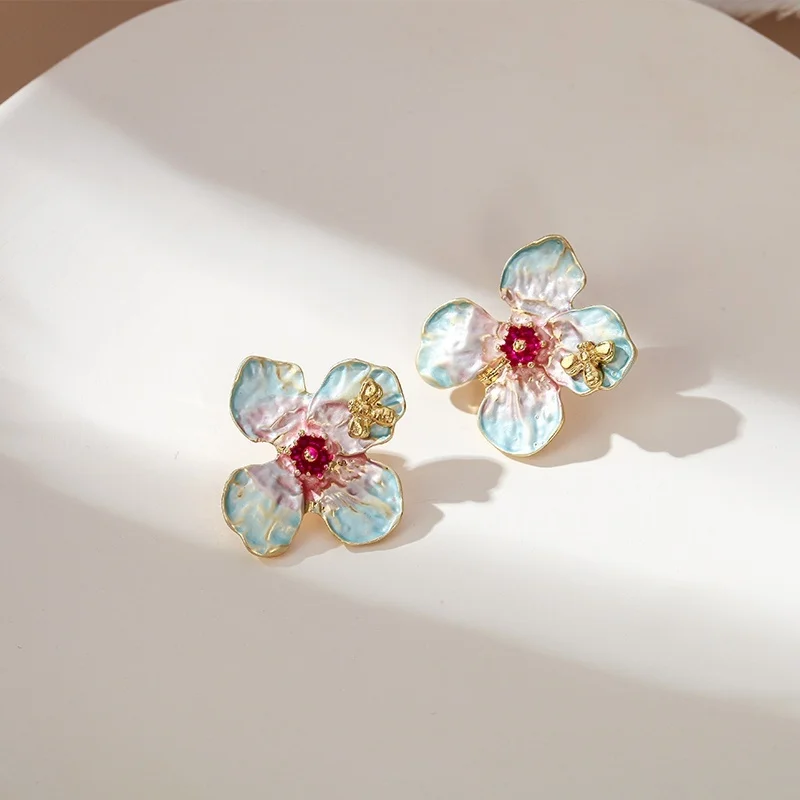 Mifeiya Simple New Girl Ornaments Forest Gradient Flower Petal Simple Stud Earrings Fashion Celebrity Wedding Engagement Jewelry
Mifeiya Simple New Girl Ornaments Forest Gradient Flower Petal Simple Stud Earrings Fashion Celebrity Wedding Engagement Jewelry