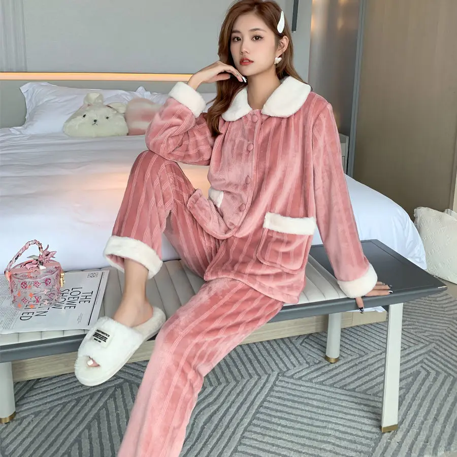 Pajamas Women's Coral Velvet Women's Autumn and Winter Home Clothes Women's Flannel Thickened Winter Velvet Warm Winter Suit
Pajamas Women's Coral Velvet Women's Autumn and Winter Home Clothes Women's Flannel Thickened Winter Velvet Warm Winter Suit