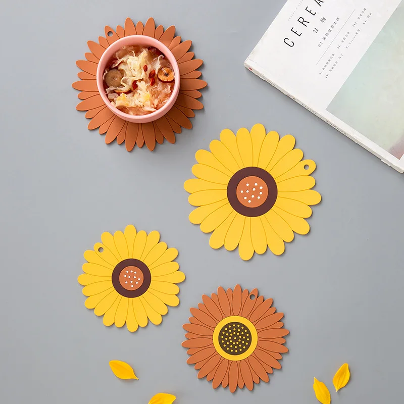 Household Mat Cup Sunflower Place Mat Insulation Pad Anti-Scalding Vegetable Mat Table Mat Bowl Mat Board Mat
Household Mat Cup Sunflower Place Mat Insulation Pad Anti-Scalding Vegetable Mat Table Mat Bowl Mat Board Mat