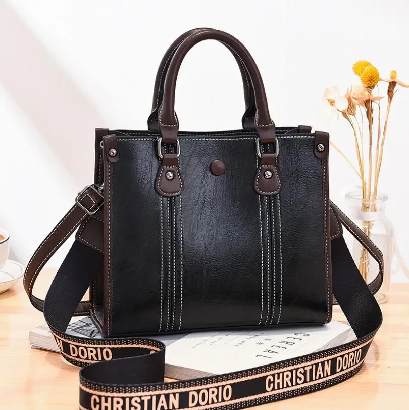 new square female bag classic stereotyped messenger bag fashion shoulder bag High Quality womens handbag A3325
new square female bag classic stereotyped messenger bag fashion shoulder bag High Quality womens handbag A3325