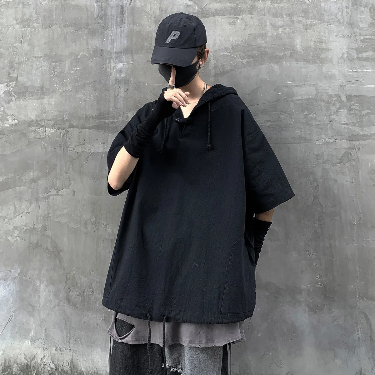 Summer short-sleeved T-shirt Men Harajuku loosefive-point sleeve hooded sweater hip-hop half sleeve
Summer short-sleeved T-shirt Men Harajuku loosefive-point sleeve hooded sweater hip-hop half sleeve