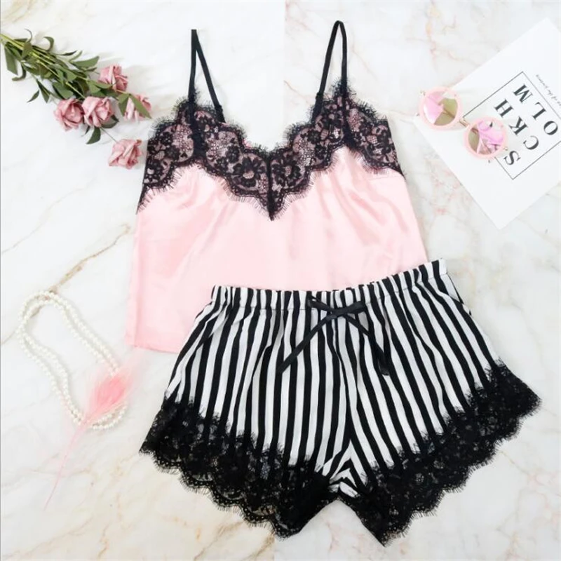 Summer Sexy Ladies Simulation Silk Satin Pajamas Set Striped Lace Suspender Shorts Pajamas Set
Summer Sexy Ladies Simulation Silk Satin Pajamas Set Striped Lace Suspender Shorts Pajamas Set