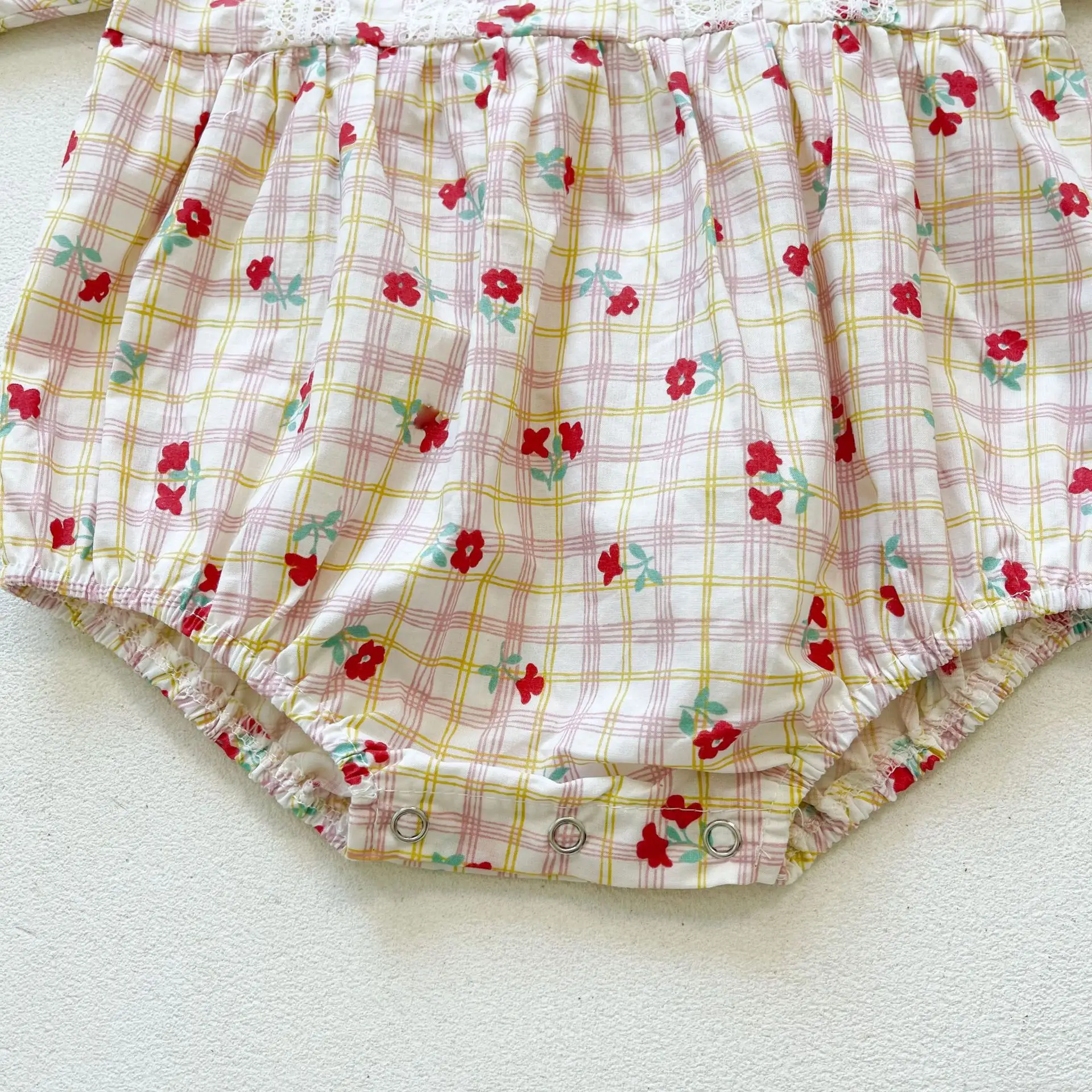 Baby Girl Clothes Bodysuit Summer New Grid Flowers Short Sleeve Jumpsuits Newborn Girls Cotton Bodysuits Clothing 
Baby Girl Clothes Bodysuit Summer New Grid Flowers Short Sleeve Jumpsuits Newborn Girls Cotton Bodysuits Clothing