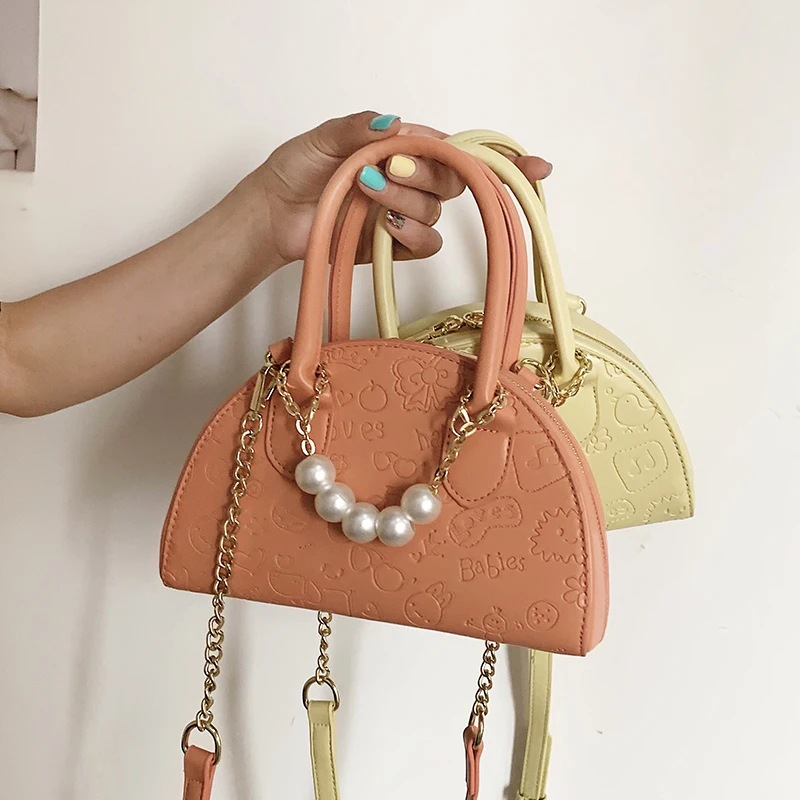 High sense handbag women 2021 new fashion trend solid color wild portable semicircle shoulder zipper white messenger bag
High sense handbag women 2021 new fashion trend solid color wild portable semicircle shoulder zipper white messenger bag