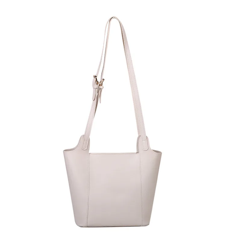 New Women's Fashion Korean Large Capacity Casual Shoulder New Simple Versatile Retro Style Leather Messenger Bag Totes
New Women's Fashion Korean Large Capacity Casual Shoulder New Simple Versatile Retro Style Leather Messenger Bag Totes