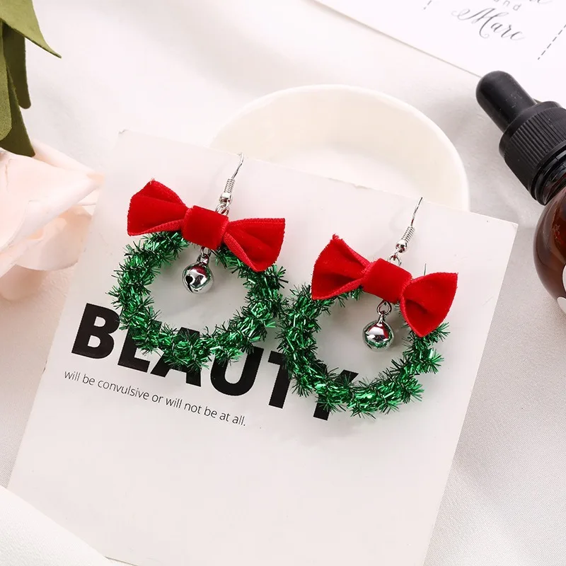 2020 explosions earrings creative Christmas bell wreath earrings European and American wind ear jewelry
2020 explosions earrings creative Christmas bell wreath earrings European and American wind ear jewelry