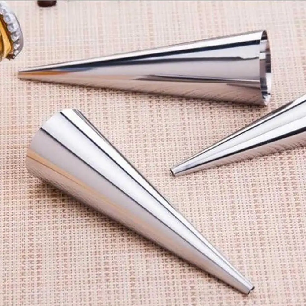 6Pcs/set Steel Croissants Molds Conical Tube Cone Roll Moulds Cream Horn Baking Pastry Tool Icing Piping Nozzle
6Pcs/set Steel Croissants Molds Conical Tube Cone Roll Moulds Cream Horn Baking Pastry Tool Icing Piping Nozzle