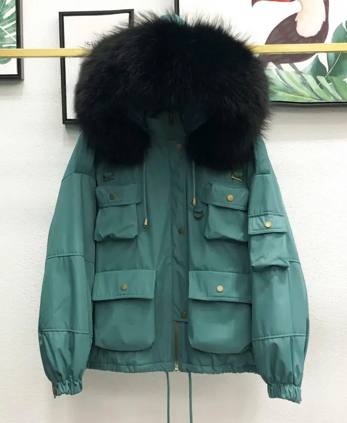 Large Natural Raccoon Fur Women Down Coat Winter Thick 90% White Duck Down Parka Female Hooded Short Jacket Loose Down Outerwear 
Large Natural Raccoon Fur Women Down Coat Winter Thick 90% White Duck Down Parka Female Hooded Short Jacket Loose Down Outerwear