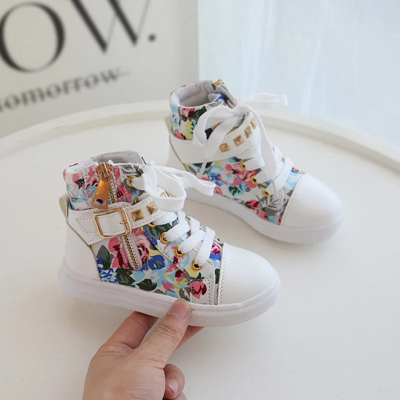 Children's high-top canvas shoes 2020 autumn new pupils white shoes girls single shoes large children's shoes
Children's high-top canvas shoes 2020 autumn new pupils white shoes girls single shoes large children's shoes