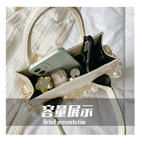 High Quality PU Leather Women Shoulder Crossbody Bag Simple Fashion Ladies Small Square Bags Female Pearl Chain Handbags Purses
High Quality PU Leather Women Shoulder Crossbody Bag Simple Fashion Ladies Small Square Bags Female Pearl Chain Handbags Purses