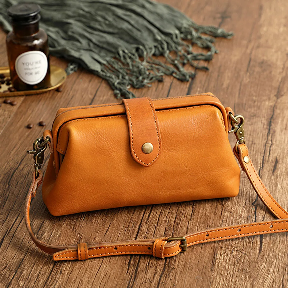 Retro Handmade Doctor Bag Crossbody Premium Opening Leather Retro Bag Women Vintage Style Genuine Leather Crossbody Shoulder Bag
Retro Handmade Doctor Bag Crossbody Premium Opening Leather Retro Bag Women Vintage Style Genuine Leather Crossbody Shoulder Bag