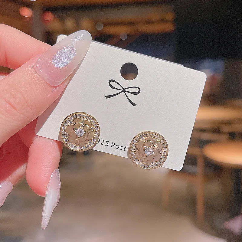 Wholesale Silver Plated New Hoop Flower Stud Factory Women Earrings Drop Shipping Gift
Wholesale Silver Plated New Hoop Flower Stud Factory Women Earrings Drop Shipping Gift
