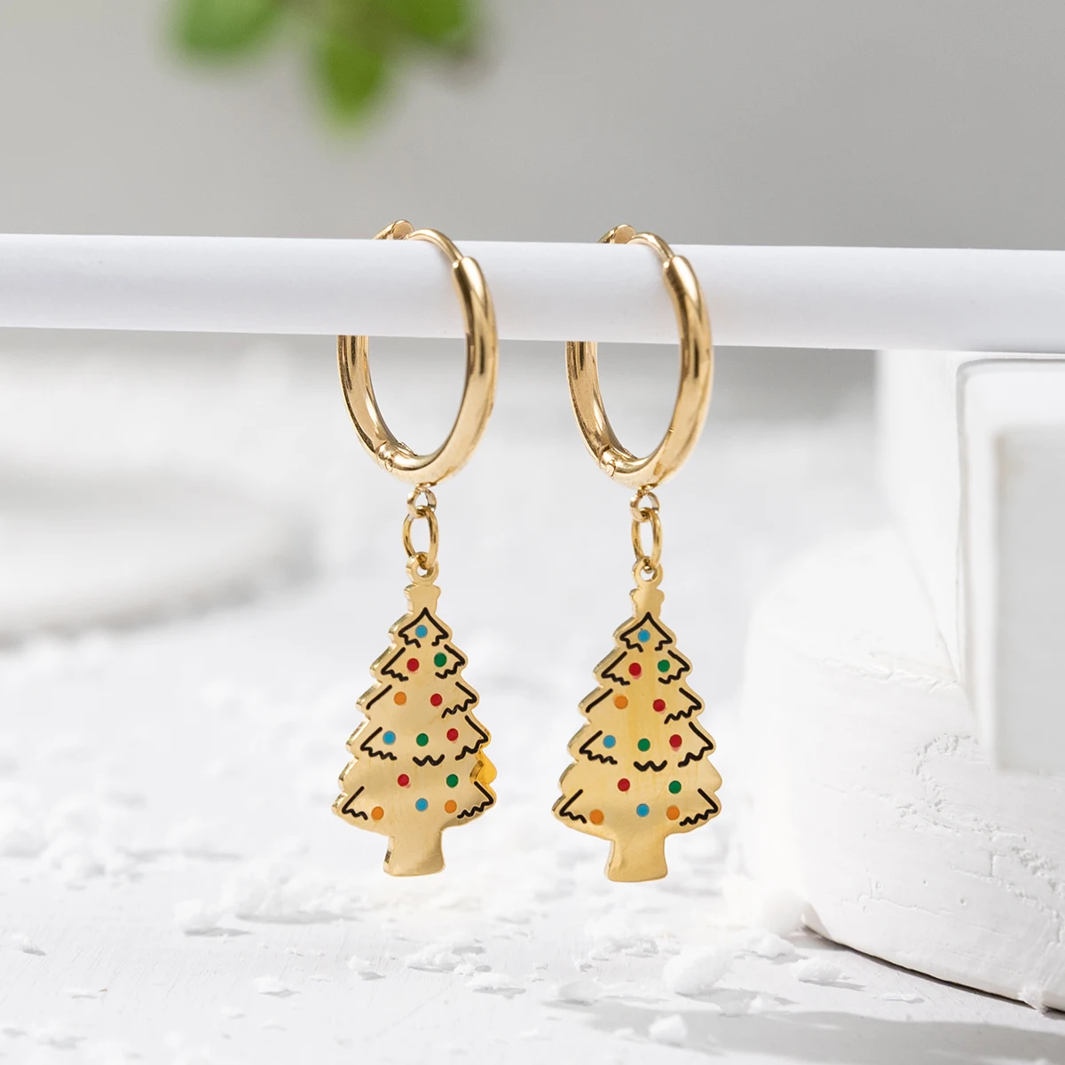 2021 New Cartoon Christmas Tree Earrings Necklace Jewelry Ladies Gifts Cute Fashion Accessories
2021 New Cartoon Christmas Tree Earrings Necklace Jewelry Ladies Gifts Cute Fashion Accessories