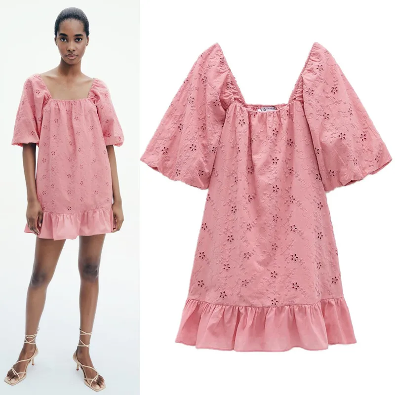 Feminine Beautiful Pink Dress 2021 Summer Square Elastic Collar Design Fashion Pink Delicated Flowers Embroidery Pleated Dress
Feminine Beautiful Pink Dress 2021 Summer Square Elastic Collar Design Fashion Pink Delicated Flowers Embroidery Pleated Dress
