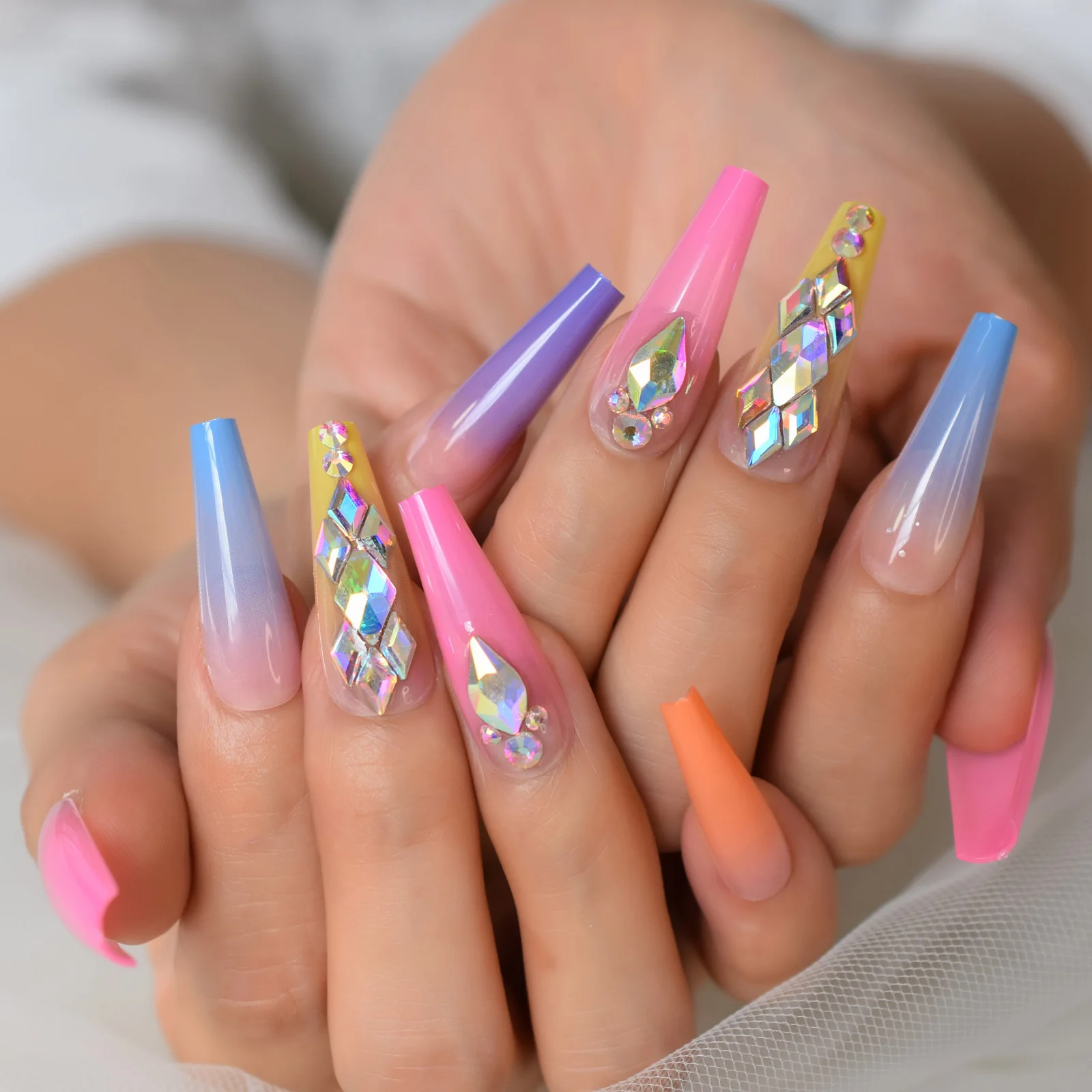Gorgeous Rainbown Nails Coffin Shape 3D Crystal Decorative Faux Ongles Ombre Pink Blue Yellow Fashion Fake Nails Tip
Gorgeous Rainbown Nails Coffin Shape 3D Crystal Decorative Faux Ongles Ombre Pink Blue Yellow Fashion Fake Nails Tip