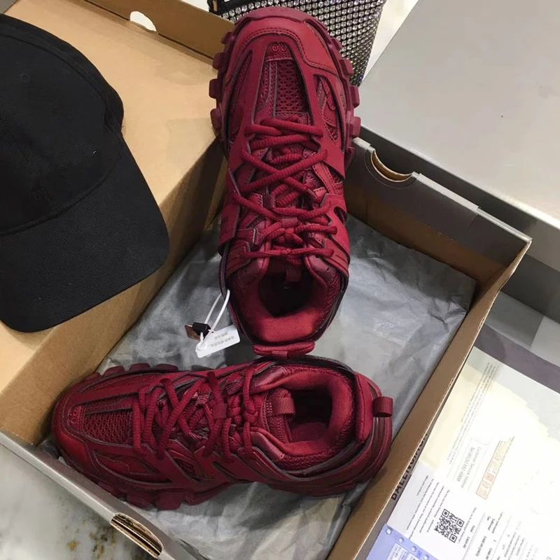 2021 Originele Nieuwe Track Sneaker Gemengde Kleur Vrouwen Parijs Triple Sneakers Schoenen Vrouwen Mannen Trainers Manden Vader
2021 Originele Nieuwe Track Sneaker Gemengde Kleur Vrouwen Parijs Triple Sneakers Schoenen Vrouwen Mannen Trainers Manden Vader