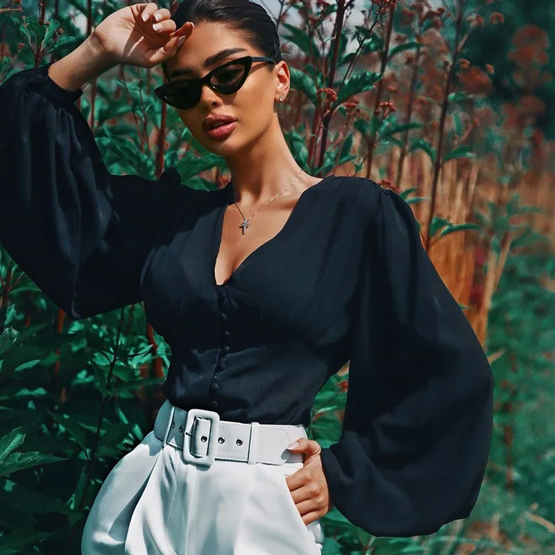 Fashion Women's Slim Fitting Lantern Sleeve T-Shirt V-neck Front Chest Mushroom Button Long Sleeve Top Leisure Business Trend
Fashion Women's Slim Fitting Lantern Sleeve T-Shirt V-neck Front Chest Mushroom Button Long Sleeve Top Leisure Business Trend