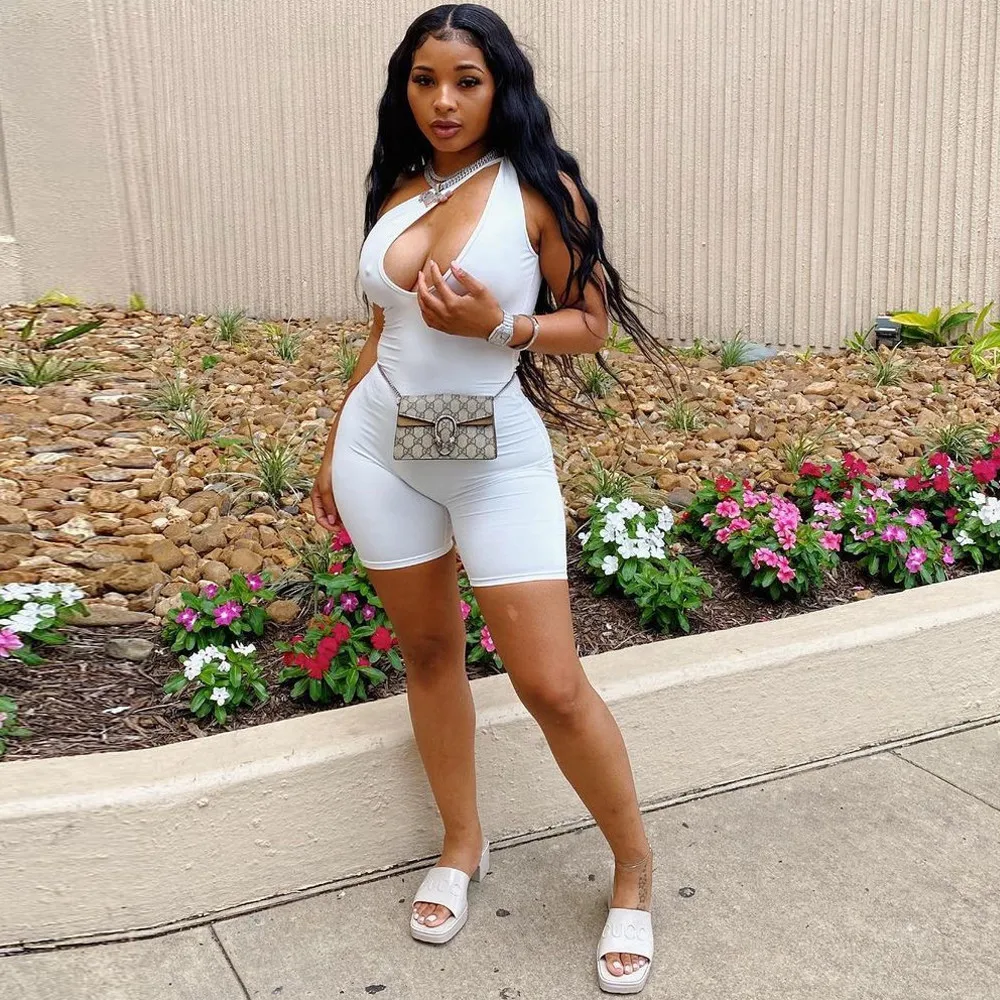 Black White Single Shoulder Rompers for Women Oblique Collar Hollow Out Bodycon Jumpsuit Summer Clubwear Body-shaping Playsuit
Black White Single Shoulder Rompers for Women Oblique Collar Hollow Out Bodycon Jumpsuit Summer Clubwear Body-shaping Playsuit