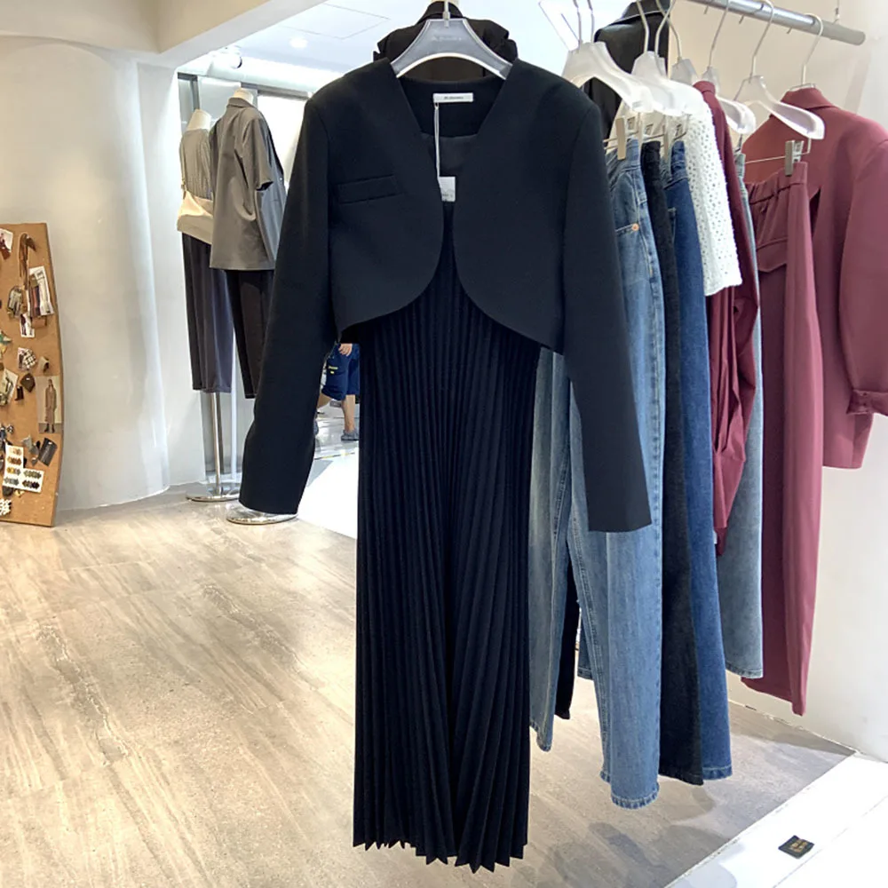 High quality Autumn New French Temperament Korean short suit jacket + sling pleated long dress suit women Spring Two piece sets
High quality Autumn New French Temperament Korean short suit jacket + sling pleated long dress suit women Spring Two piece sets