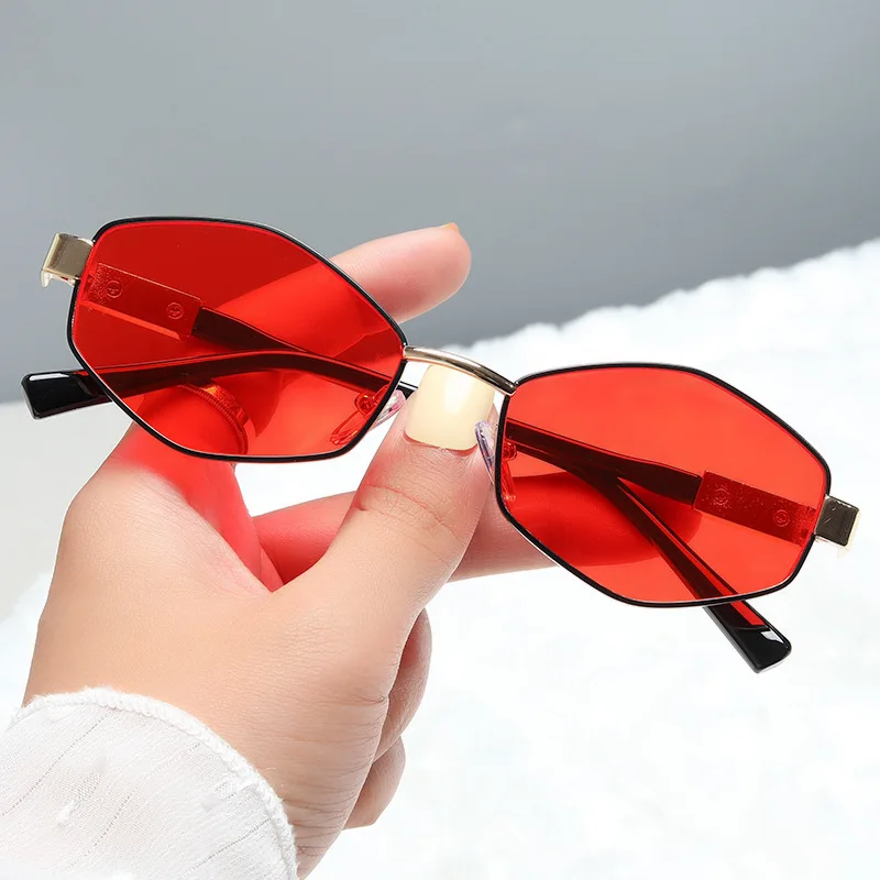Personality Irregular Polygon Small Frame Metal Sunglasses For Men Women Fashion Vintage Male Ladies Car Driving UV400 Glasses
Personality Irregular Polygon Small Frame Metal Sunglasses For Men Women Fashion Vintage Male Ladies Car Driving UV400 Glasses