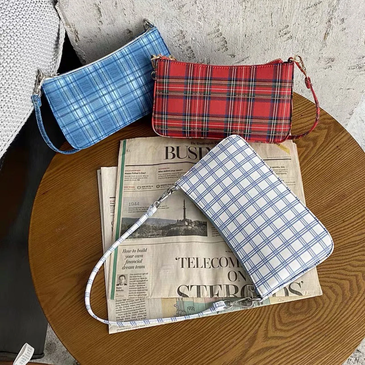 INS Style Ladies Plaid Shoulder Bags Coin Purse Cellphone Bag Korea Fashion Ladies Elegant Shoulder Bag Handbags Retro Baguette
INS Style Ladies Plaid Shoulder Bags Coin Purse Cellphone Bag Korea Fashion Ladies Elegant Shoulder Bag Handbags Retro Baguette