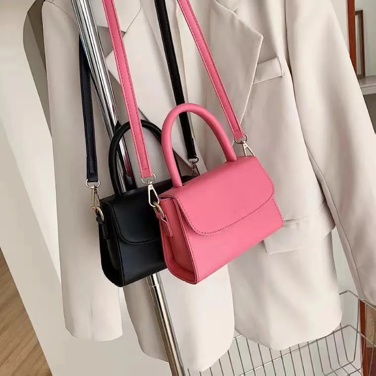 New style bag, female bag, shoulder bag, high-quality texture envelope bag8212 wallet, wood chip printing clutch bag, dinner bag 
New style bag, female bag, shoulder bag, high-quality texture envelope bag8212 wallet, wood chip printing clutch bag, dinner bag