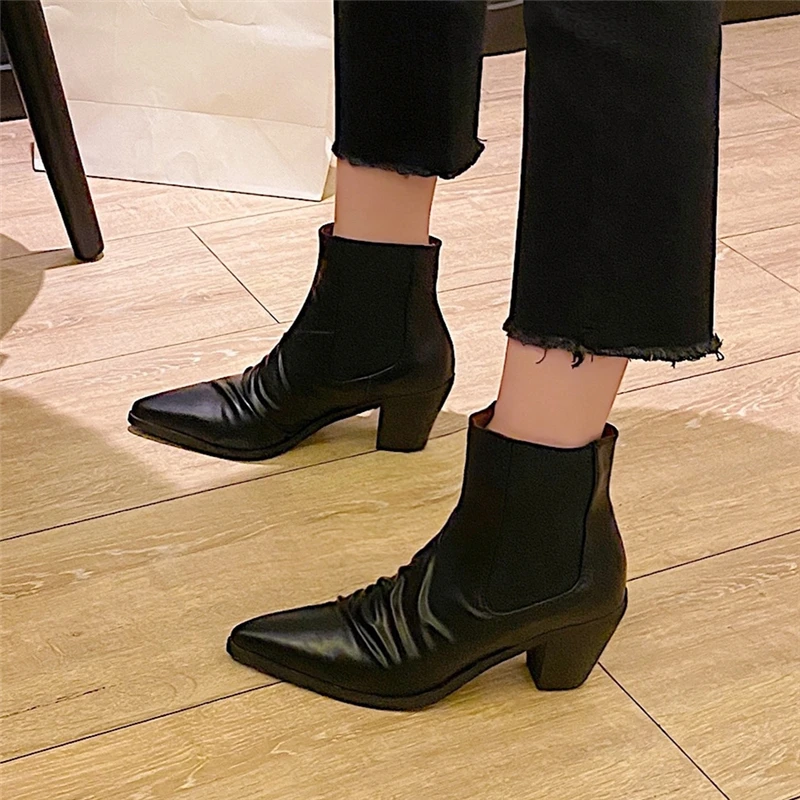 VERCONAS Concise Fashion Woman Ankle Boots 2021 Autumn Winter Genuine Leather Pointed Toe Shoes Woman Pleated High Heels Boots
VERCONAS Concise Fashion Woman Ankle Boots 2021 Autumn Winter Genuine Leather Pointed Toe Shoes Woman Pleated High Heels Boots