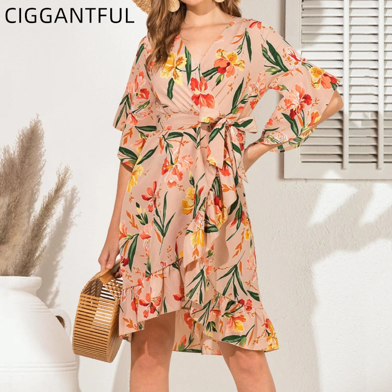 2022 Spring Summer Floral Print V Neck Slim Fashion Big Swing Ruffle Dress Women Short Casual Beach Flower Holiday Chic Clothes
2022 Spring Summer Floral Print V Neck Slim Fashion Big Swing Ruffle Dress Women Short Casual Beach Flower Holiday Chic Clothes