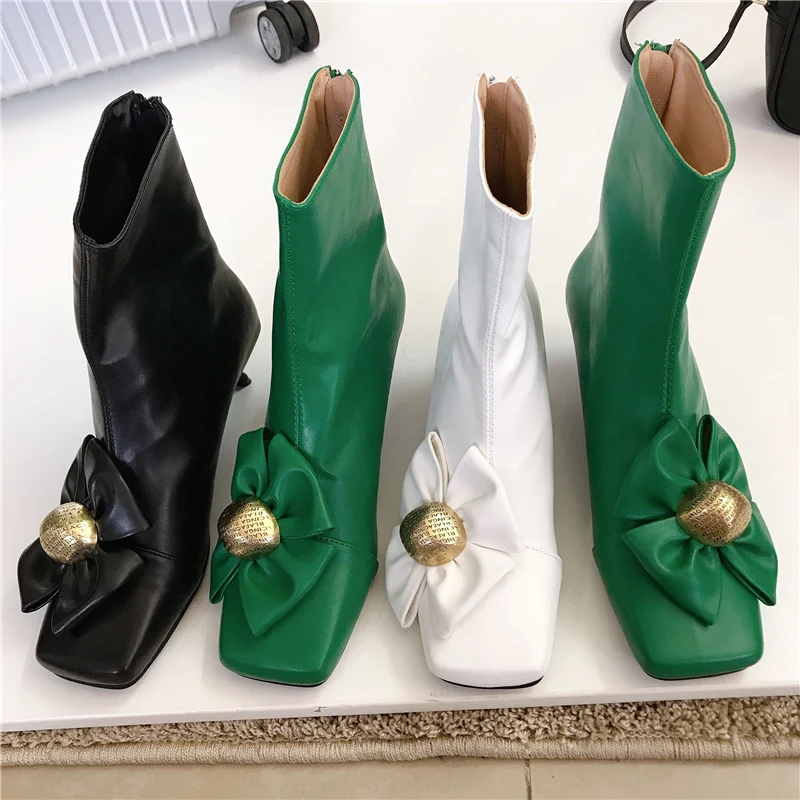 Ботильоны женские с квадратным носком, модные брендовые Элегантные короткие ботинки челси на тонком низком каблуке, с цветочным украшением...
Ботильоны женские с квадратным носком, модные брендовые Элегантные короткие ботинки челси на тонком низком каблуке, с цветочным украшением...