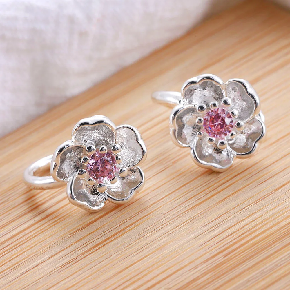 Charm Ladies Ear Clips Purple Zircon Flower Sterling Ear Cuff For Women Charming Clip On Earrings earcuff Without Piercing
Charm Ladies Ear Clips Purple Zircon Flower Sterling Ear Cuff For Women Charming Clip On Earrings earcuff Without Piercing