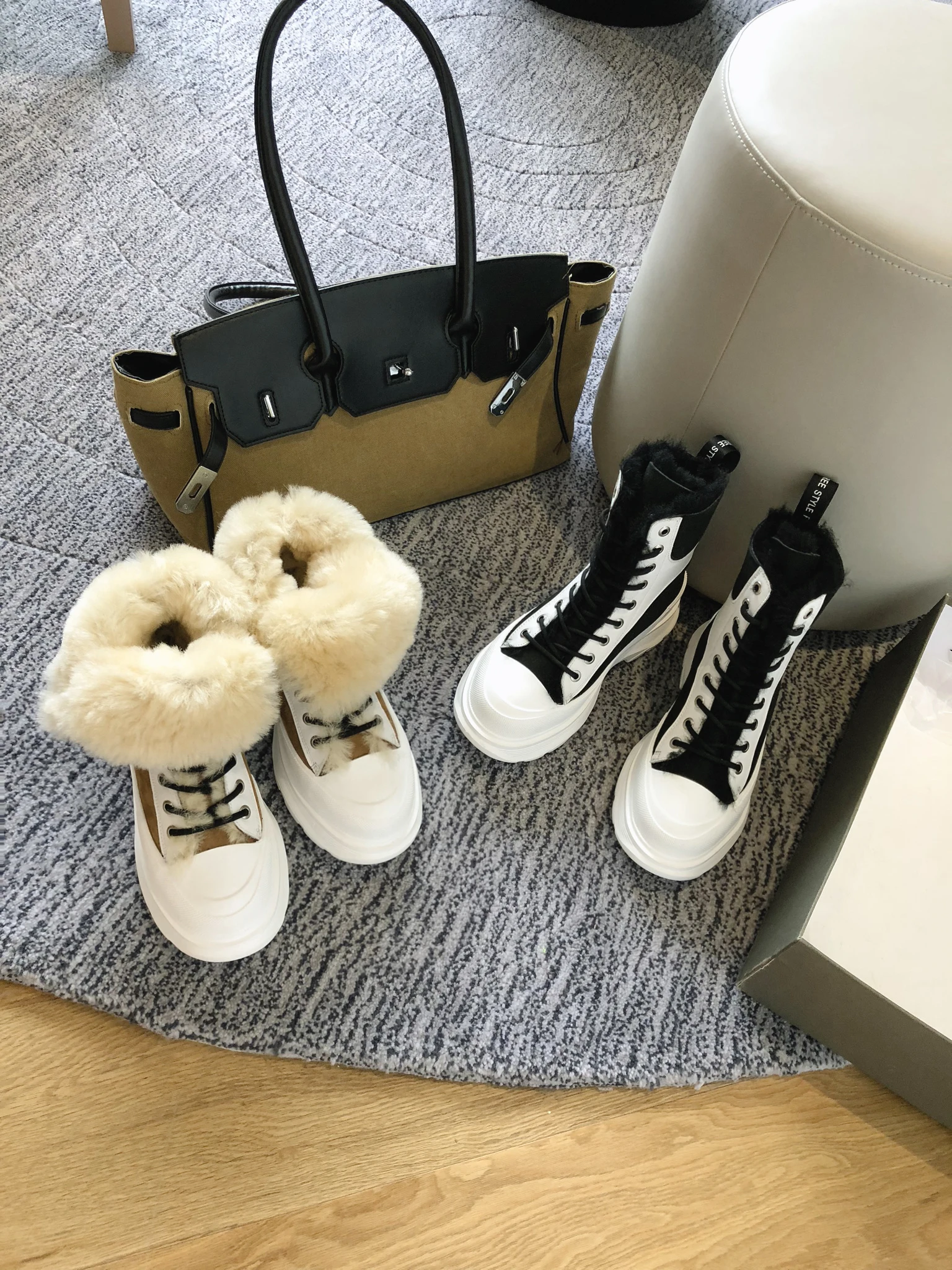 Krazing Pot winter keep warm mixed colors fur snow boots flats platform round toe thick high heel lace up maiden ankle boots L09
Krazing Pot winter keep warm mixed colors fur snow boots flats platform round toe thick high heel lace up maiden ankle boots L09