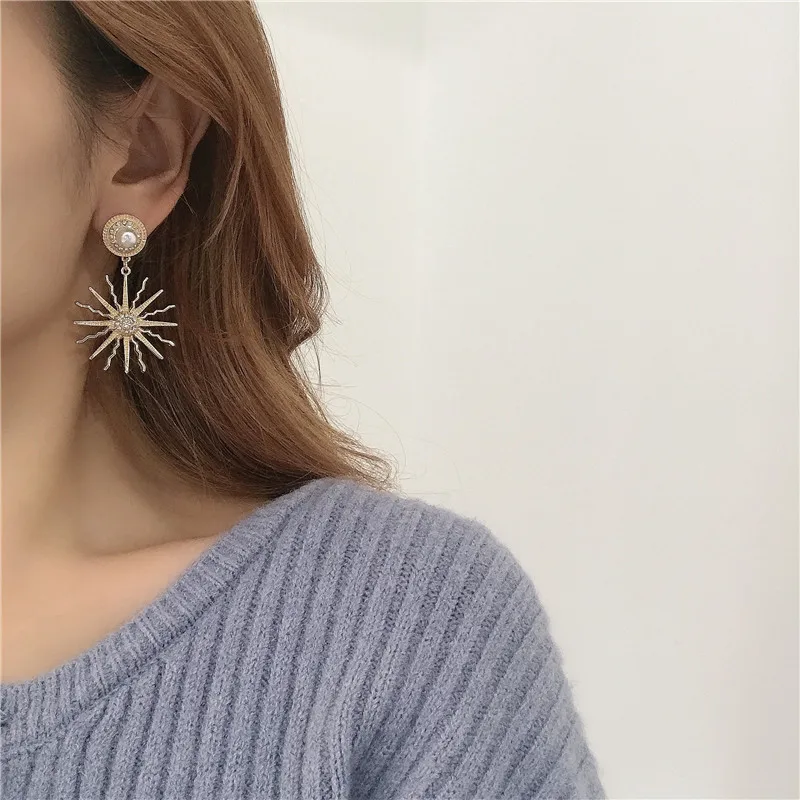 

In 2021 South Korea 925 silver needle pearl earrings exaggerated senior J still feel the new tide earrings earrings women's new